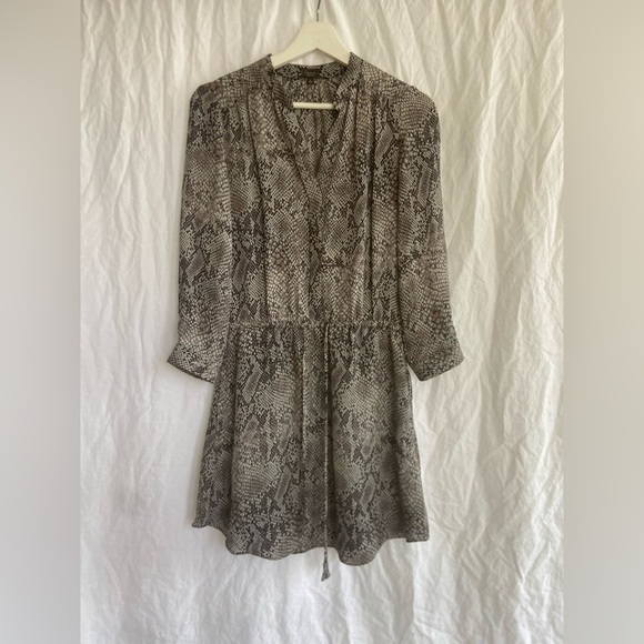 Aritzia Babaton Bennett Snake Print Silk Dress Size XS - Picture 2 of 16